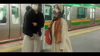 ポニーテールが素敵なかわいい声のメガネ美人駅員　　The beautiful station staff who has ponytail, and glasses.