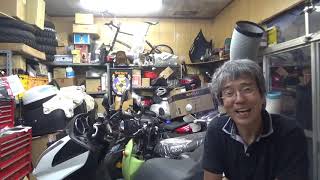 バイク屋の夕方。本日は、ダウンタウン125のステムベアリング交換を承りました。