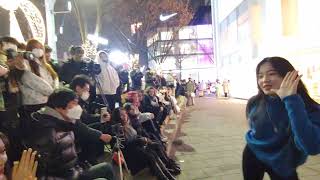 TUESDAY [STREET ARTIST] YU KAGAWA \u0026 HYOJIN. INTERACTIVE HONGDAE BUSKING.