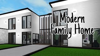 Roblox Welcome To Bloxburg Modern House My One Year On Youtube