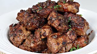 The MOST delicious Buttery Garlic Steak Bites | Juicy Steak Bites Recipe