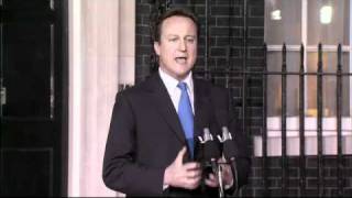 Cameron arrives in Downing Street