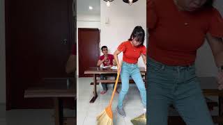 LNS - Quét rác từ nhà ra tới công viên || Sweep trash from the house to the park #shorts