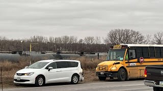 No major injuries, driver cited after Sioux City school bus involved in accident