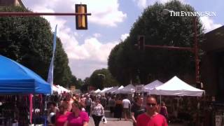 Many people walk up and down the streets in #HanoverPa for Dutch Days @theeveningsun