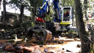 Unusual ‘spider’ machine helps improve rivers in Yorkshire