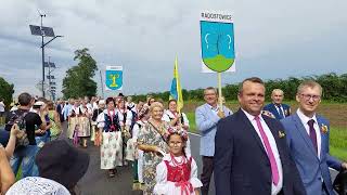 Korowód dożynkowy w Kobielicach.