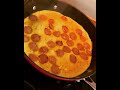 omlet sa kobasicama. najbrzi dorucak