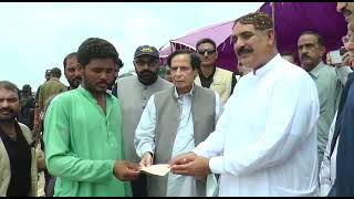 CM Punjab meets with Infected Persons by Flood situation