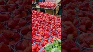 Viral chocolate strawberries at borough market london🍓#boroughmarket #strawberry #london