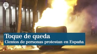 Cientos de personas protestan en Barcelona y Oviedo contra el toque de queda