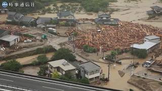 記録的な豪雨に見舞われた朝倉市＝時事通信ヘリより