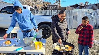 Haciendo pancakes un buen desayuno familiar Disfrutaremos hoy amigos gracias a Dios 🙏