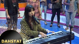 Si cantik bersuara merdu Isyana Sarasvati 'Keep Being You' [Dahsyat] [11 Nov 2015]