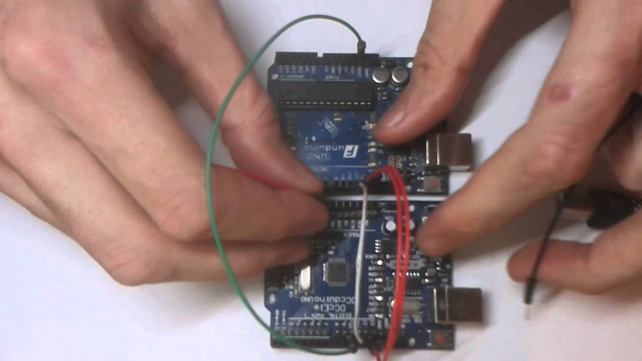 How To Burn Bootloader Using 2 Arduino Uno's (Tutorial) - YouTube