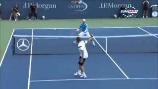 US Open 2013  R4     Hewitt gets treatment after nasty fall   Mikhail Youzhny vs Lleyton Hewitt