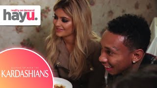 Sisters Throwback Dinner | Keeping Up With The Kardashians