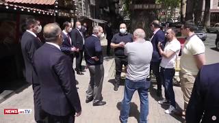 ՈՒՂԻՂ. Փաշինյանը շրջում է քաղաքում. քաղաքացիները դիմում են նրան տարբեր հարցերով