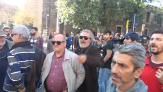 Bologna: fra botti e polizia, i cittadini criticano il corteo