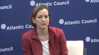 Applebaum on Putin's Need to Oppose Europe