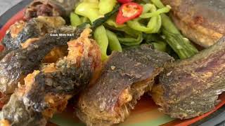 Fried​​ Catfish fish with Green Mustard​ ត្រីអណ្តែងចៀនជ្រក់ស្ពៃ | Cook with H\u0026T