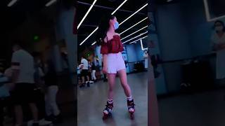 skate girl skating 😍 #skating #viral #youtubeshorts #skater #shortfeed #shirts #skater #shorts