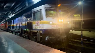 17687 Marathwada Express Arrival And Departure From Huzur Sahib Nande Railway Station#emdlocomotive