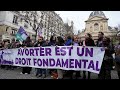 França torna-se o único país do mundo a incluir o direito ao aborto na Constituição