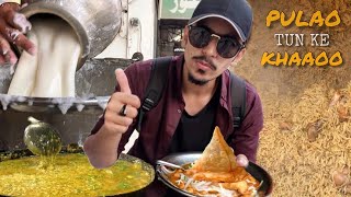 PAKISTANI STREET FOOD IN FAISALABAD - MOST FAMOUS MAKHNI DAAL, CHICKEN PULAO OR BANGALI KI LASSI