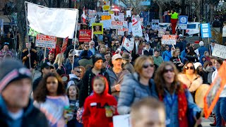 Calgarians defy COVID-19 restrictions with rally