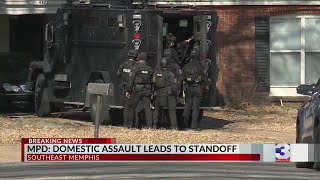 Police in barricade situation in southeast Memphis