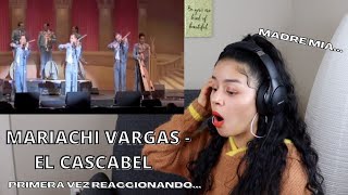 EXTRANJERA ESCUCHA A MARIACHIS VARGAS - "El Cascabel" por PRIMERA VEZ