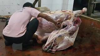 Cutting the beef in Thailand