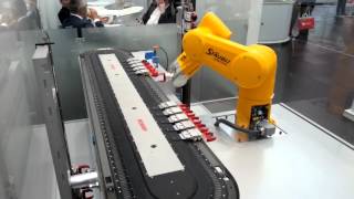 Stäubli Robot and Beckhoff high speed linear actuator at Hannover Fair 2016