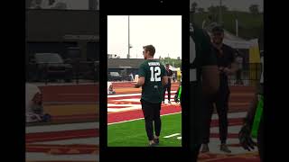 College player gets tough with Aaron Rodgers an Terrell Owens #aaronrodgers #terrellowens #football￼