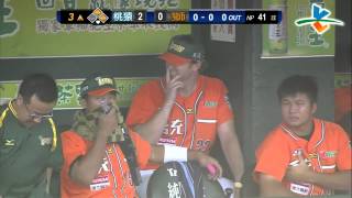 20130608 CPBL 猿 V.S 獅 3上 好好的雙殺守備但馬卡龍傳偏了