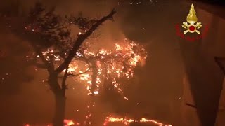 Palermo, vasto incendio doloso ad Altofonte: auto e case bruciate, ma nessun ferito