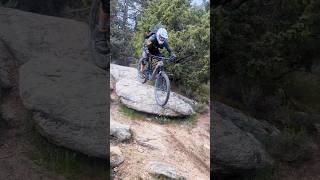 🤘🏼🔝🚵🏼⛰️🌲 #mtbfun #bike #ebike #mtb #singletrack #cycling #enduromtb #mtbvideo #flow #spain