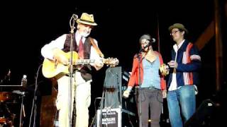 Fred Penner and Morlove at the 2010 Salmon Arm Roots and Blues