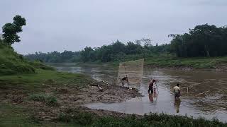 নদীতে মাছ ধরার সময়। খোয়াই নদী চুনারুঘাট,হবিগঞ্জ। Khowai River Chunarughat,hobigonj।