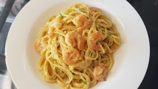 Jan mwen prepare spaghetti a la creme fraiche et fromage avec l'ecrevisse