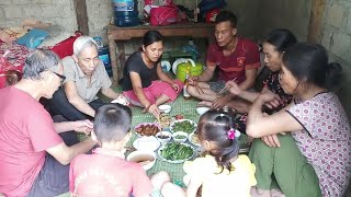 越南老婆跟着老公做饭，今天两家亲一起吃个大团圆饭Hai vợ chồng vào bếp làm cơm đãi bố mẹ nội ngoại.