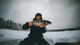 ISFISKE EFTER RÖDING I SNÖSTORM