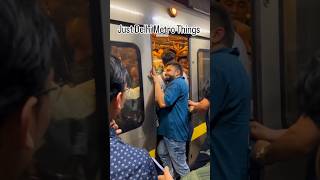 Ye हैं Delhi Metro #shorts #shortsfeed #trending #metro #funny #comedy