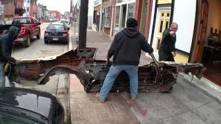 PittsburghArtCar moves the #pghfamous sculpture