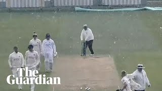 Snow stops play in cricket match between Kent and Lancashire