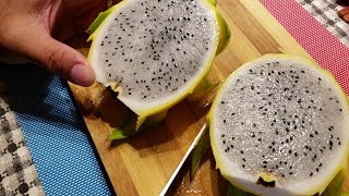 Yellow Pitahaya vs Red dragon fruit. #shorts Red vs Yellow food challenge. #dragonfruit #pitaya