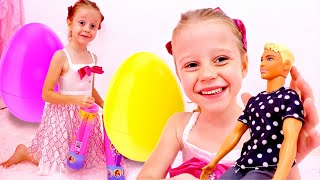 Nastya and Stacy found new toys and dolls - princesses