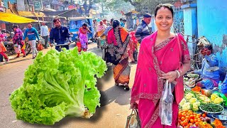 লেটুস শাকের চারা কিনতে বাজারে গেলাম, আমার মায়ের সঙ্গে দিলাম পোস্ত গয়না বড়ি ৷৷