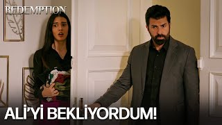 Hira yine kapıların ardında saklanıyor! 😅 | Esaret 93.Bölüm